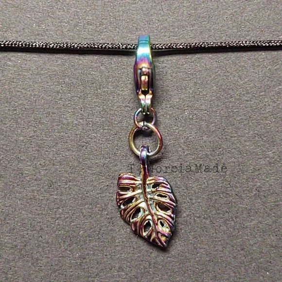 Neochrome Monstera Leaf Charm: Single - Picture 1 of 1